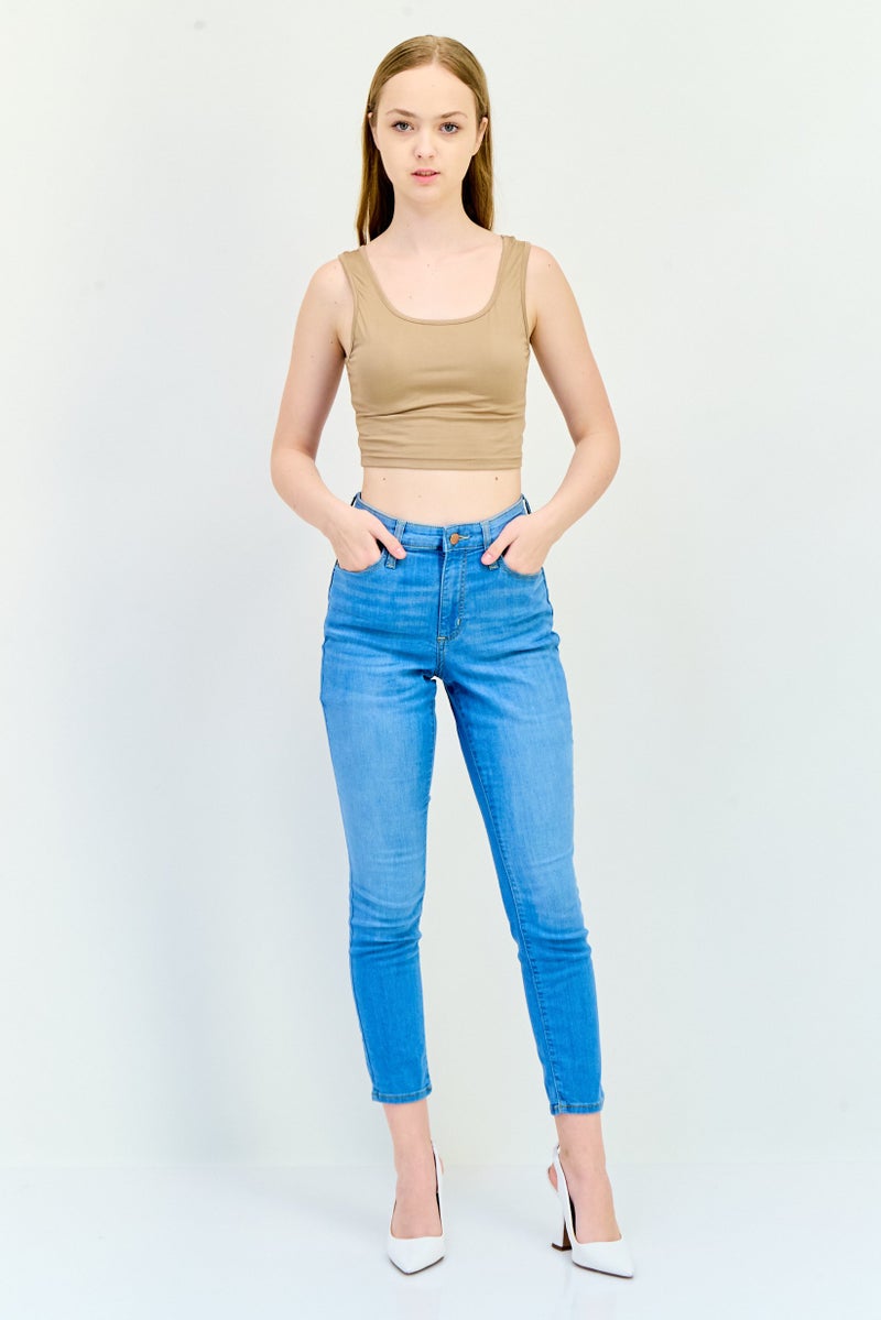 Universal Thread جينز قصير ضيق للنساء، مغسول وقابل للتمدد، أزرق فاتح - Image 4