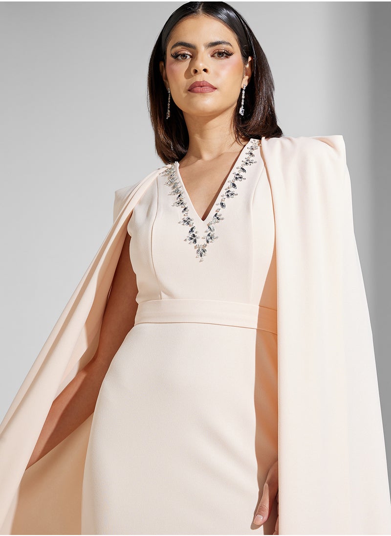 Jewel Embellished A Line Dress In Crepe With Cape Sleeves - pzsku/Z919E6873DA0D3A6F2286Z/45/_/1742369680/72fe9d74-5b91-4738-9745-20994437f911