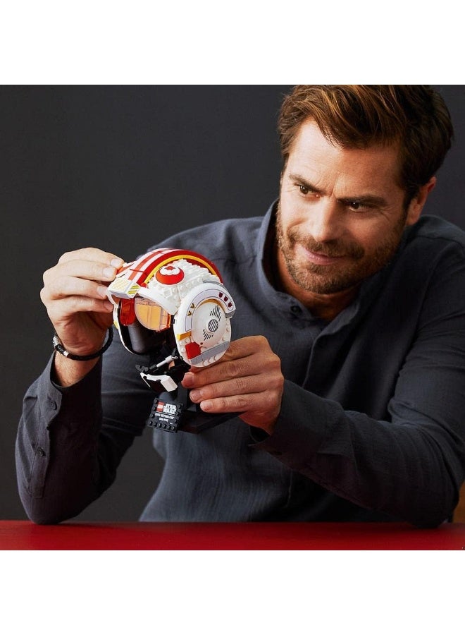 LEGO Star Wars Luke Skywalker Red Five Helmet Set - Image 4