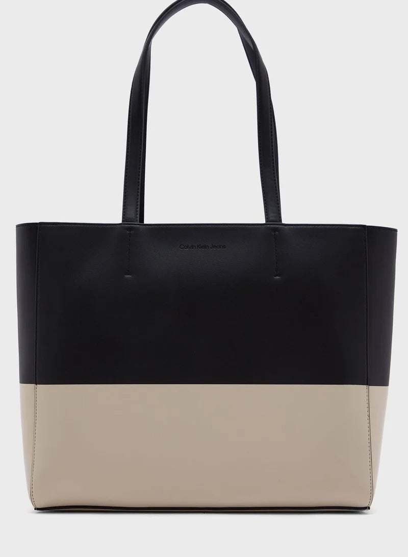 Calvin Klein Jeans Women's Two-Tone Handle Tote Bag Black/Beige K60K60977801R - Image 2