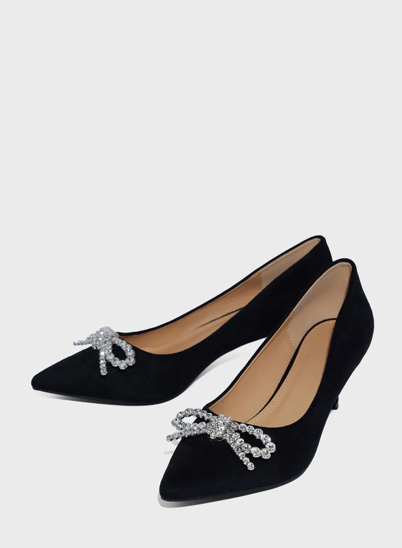 ترافل من نمشي Low Heel Pump With Diamante Bow