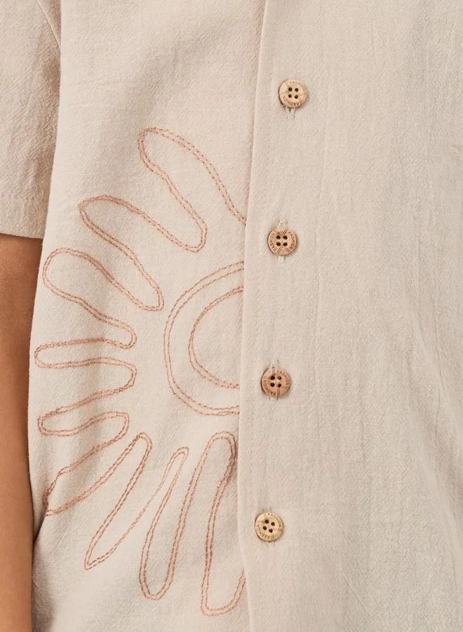 Styli Styli Embroidered Resort Collar Short Sleeve Shirt