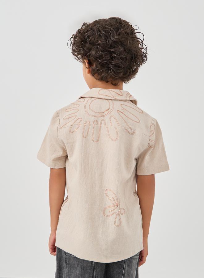 ستايلي قميص بأكمام قصيرة وياقة منتجع مطرز - Image 4