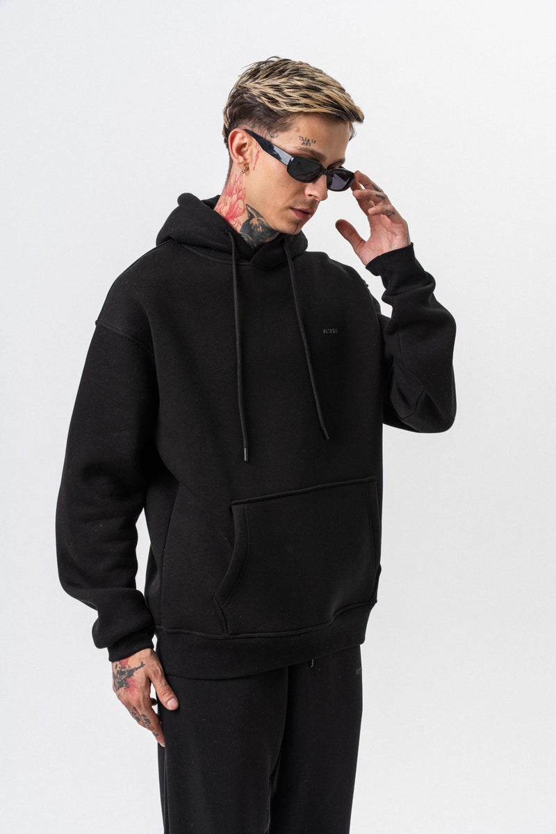 ريسباير هودي رجالي أساسي واسع (Oversize) بغطاء رأس بتفاصيل نص "Respire" لون أسود - Image 4