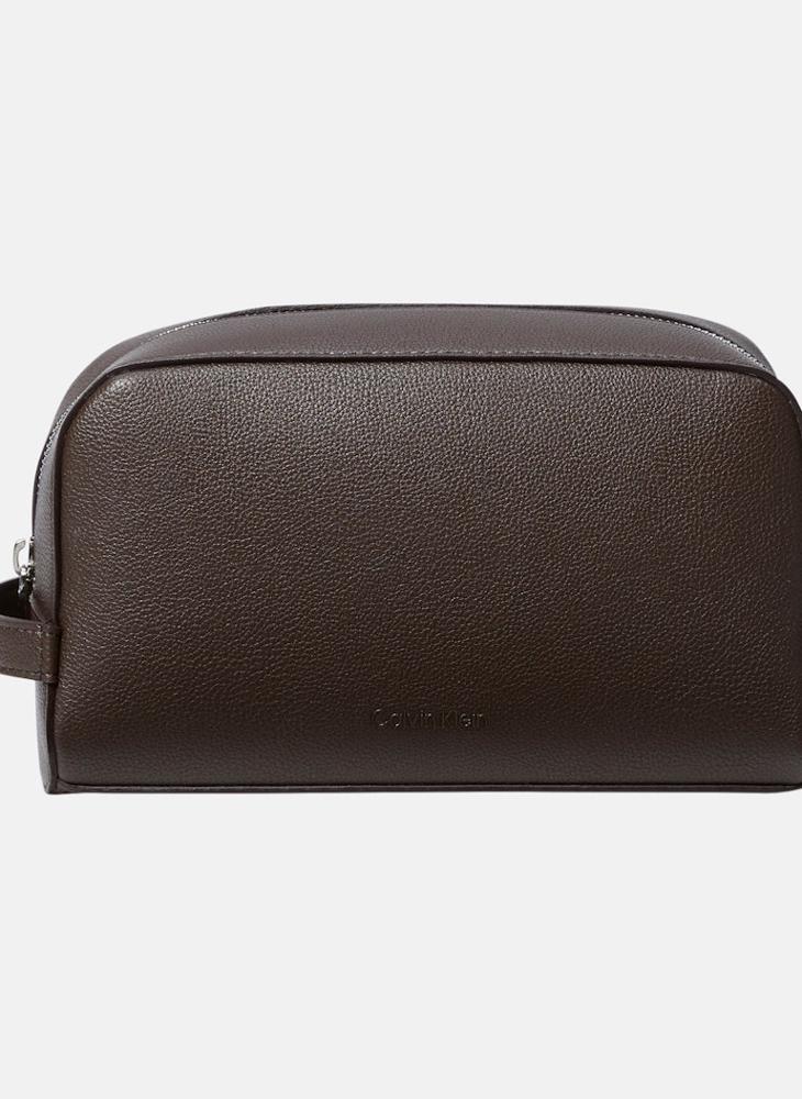 كالفن كلاين حقيبة أدوات زينة بسحاب أمامي - Image 1