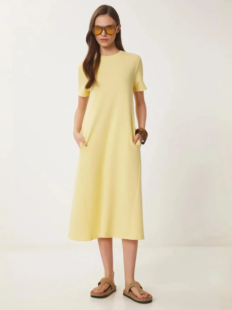السعادة في إسطنبول ISTANBUL Midi Dress with Short Sleeves and Crew Neck