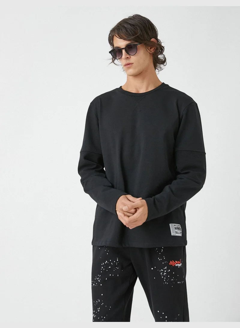 كوتون Crew Neck Patched Sweatshirt