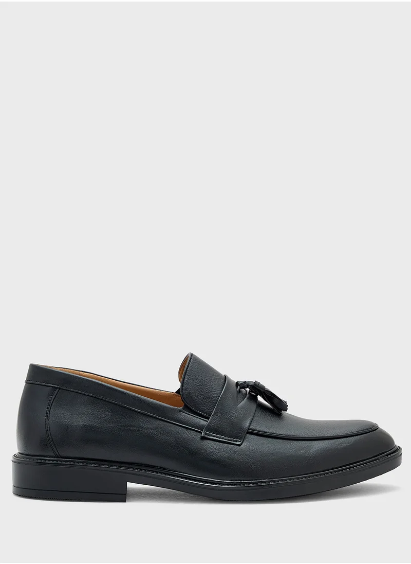 روبرت وود Tassel Detail Formal Loafer