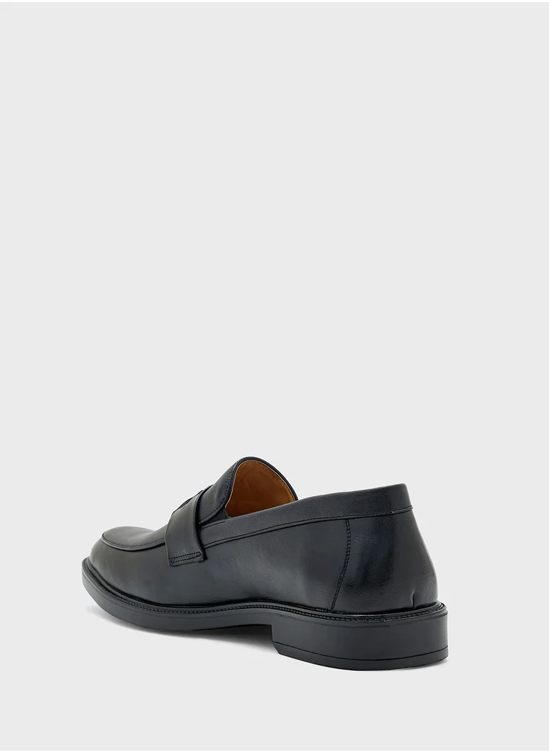 روبرت وود Tassel Detail Formal Loafer