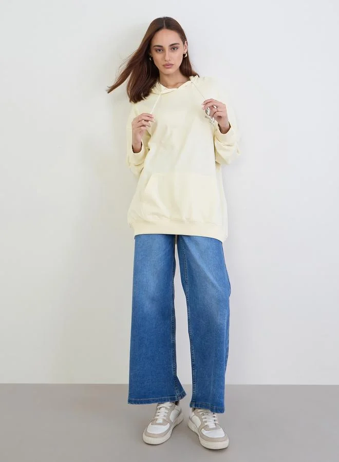 ستايلي هودي واسع بطبعة جرافيك