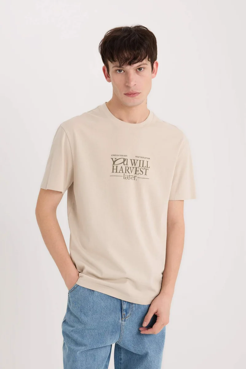 ديفاكتو Regular Fit Crew Neck Short Sleeve T-Shirt