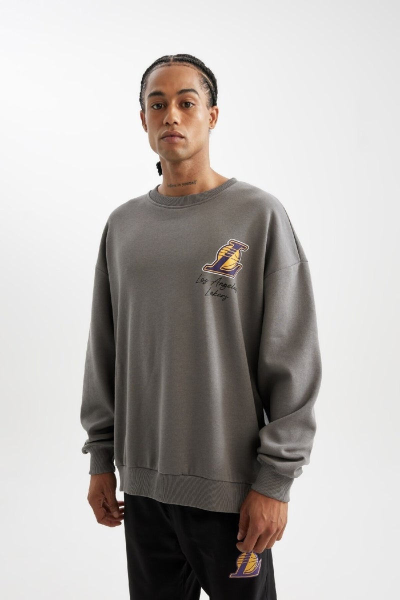 DeFacto Fit NBA Los Angeles Lakers Oversize Wide Pattern Crew Neck Thick Sweatshirt C9254AX24AU  - Image 3