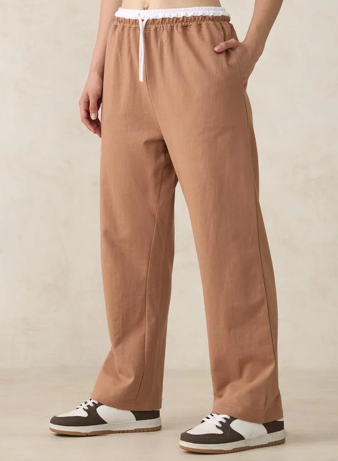 أوجيدر جوغر بخصر مطاطي بتفاصيل لونين مع أربطة