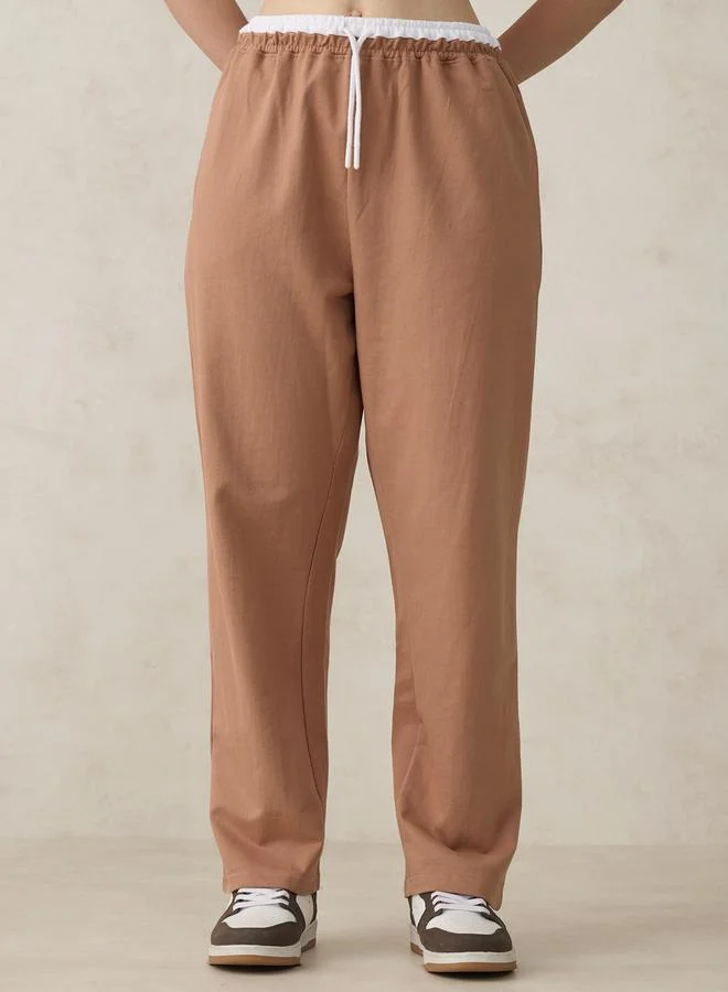 أوجيدر جوغر بخصر مطاطي بتفاصيل لونين مع أربطة