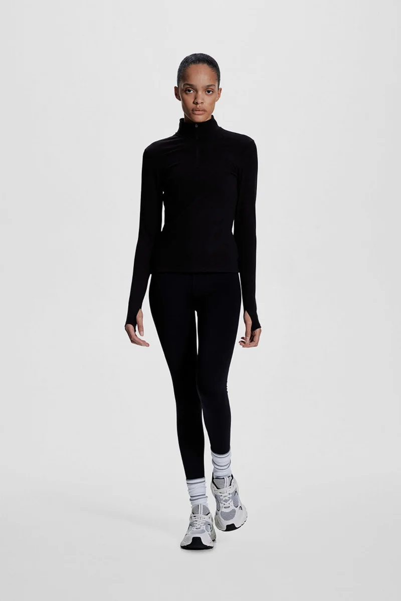 H&M Sports top in SoftMove™