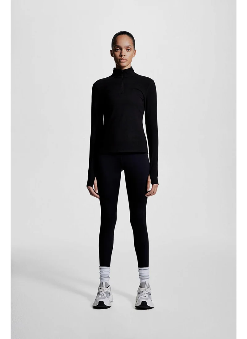 H&M Sports top in SoftMove™
