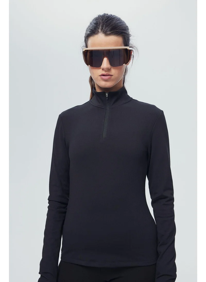 H&M Sports top in SoftMove™