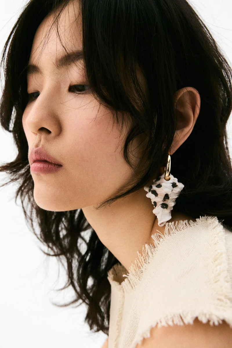 H&M Seashell-pendant earrings