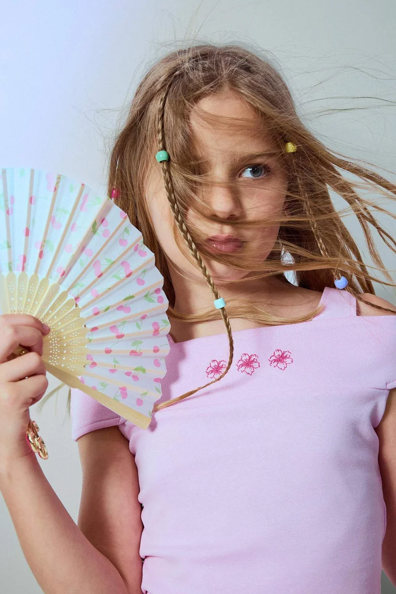 Girl's Beige Hand Fan
