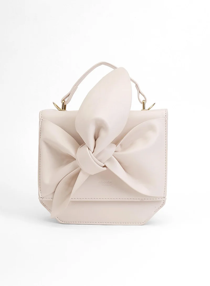 Haute Sauce Solid Magnet Lock Regular Vegan Leather Hand Bag For Women