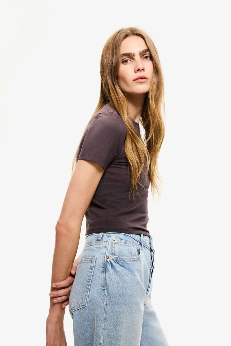 اتش اند ام تي-شيرت قصير