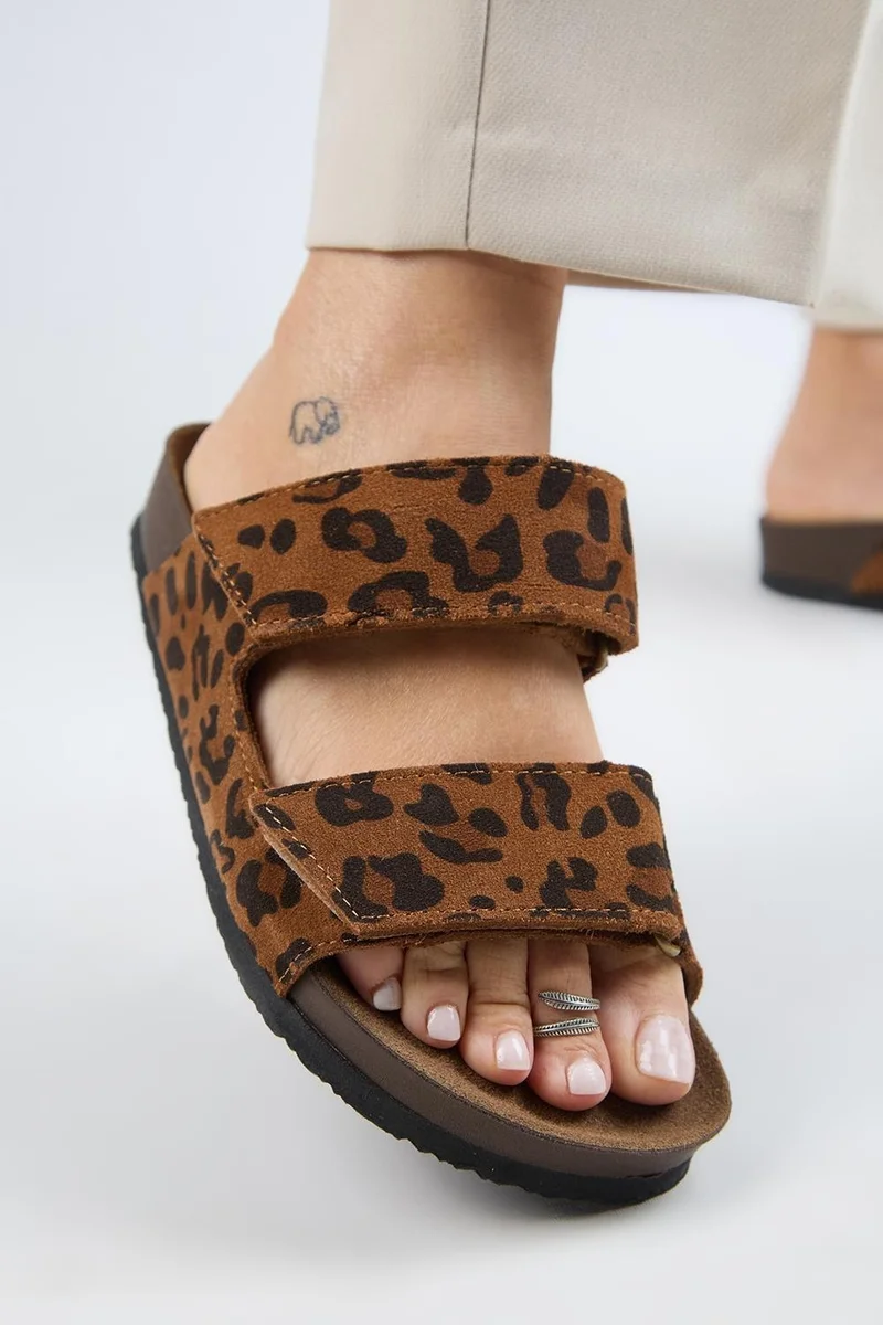 Manijero Manijero (Vina 2 Leopard) Women's Genuine Leather Double Velcro Tan Slippers