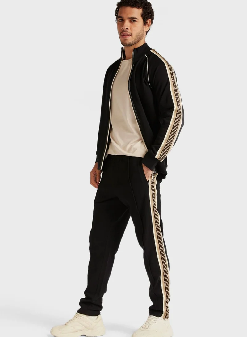 Iconic Essential Crew Neck T-Shirt