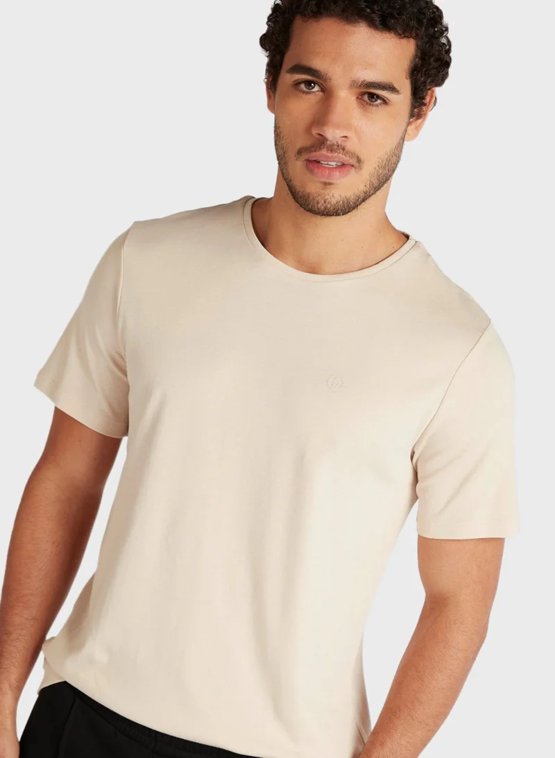 Iconic Essential Crew Neck T-Shirt
