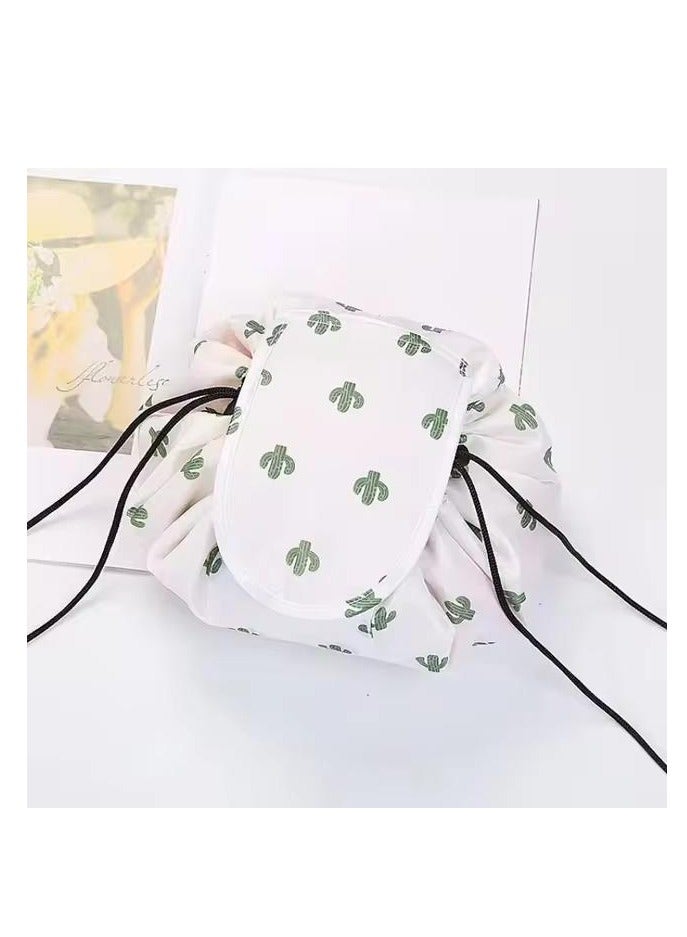 Makeup bag, great design, made of durable, high-quality imported fabric