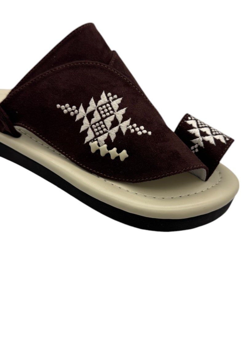 AL Fanoos Classic Arabic Slippers  - Image 3
