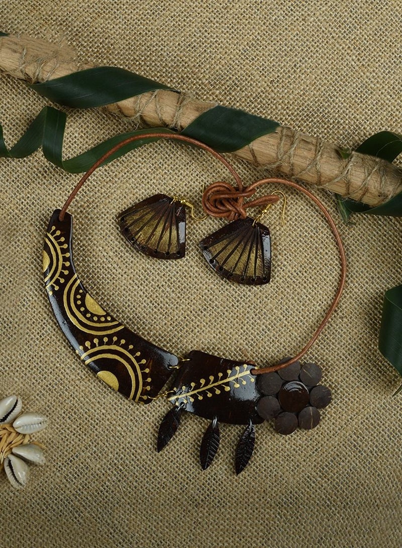 N & H N& H Handcrafted Coconut Shell Sea Shell Tribal Style Flower Sword Shaped Necklace Set  - Image 3
