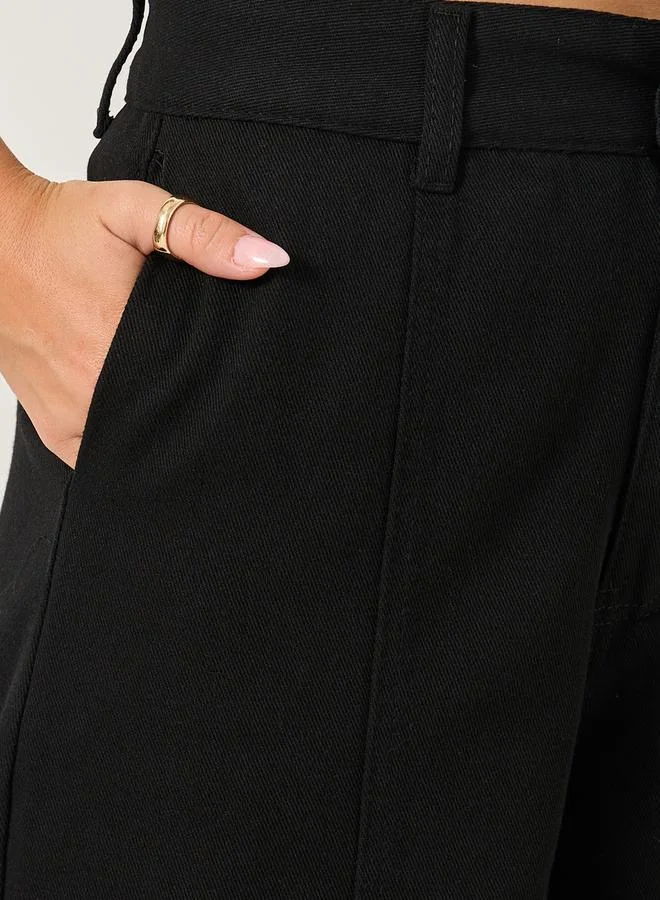 ستايلي جينز Styli واسع الساق بكسرات وأزرار