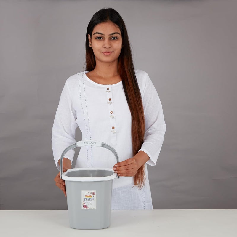 RATAN PLASTICWARE مجموعة حمام راتان بلاستيك بريميا دلو 5 لتر × 1 دلو 25 لتر × 1 كوب 15 لتر × 1 مقعد صغير × 1 رمادي دياسو سهل الحمل مثالي للاستخدام في الحمامات والمطابخ والمناطق الرطبة - Image 3