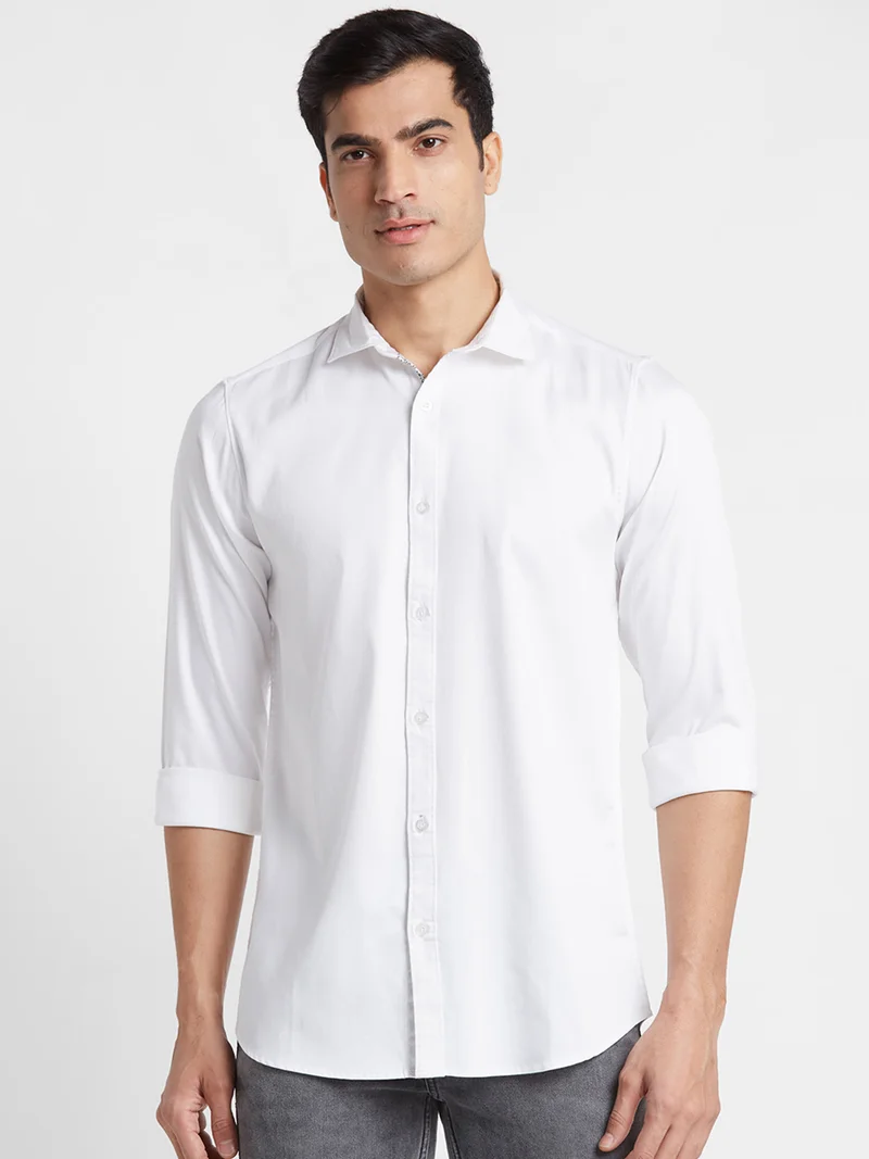 Globus Men White Solid Cotton Regular Fit Casual Shirt