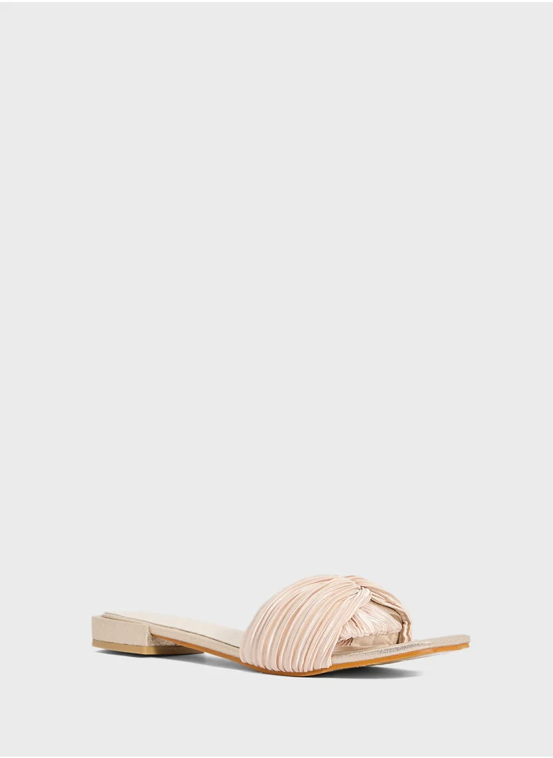 ايلا Knot Effect Flat Sandal