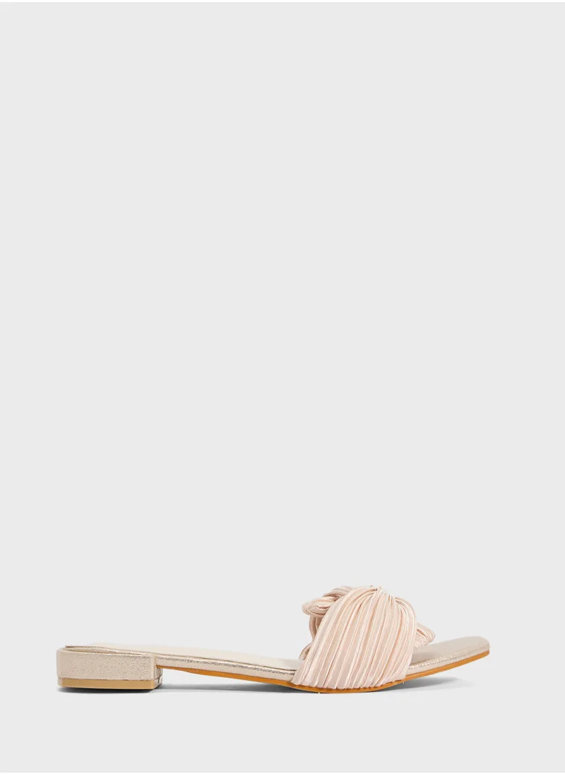 ايلا Knot Effect Flat Sandal