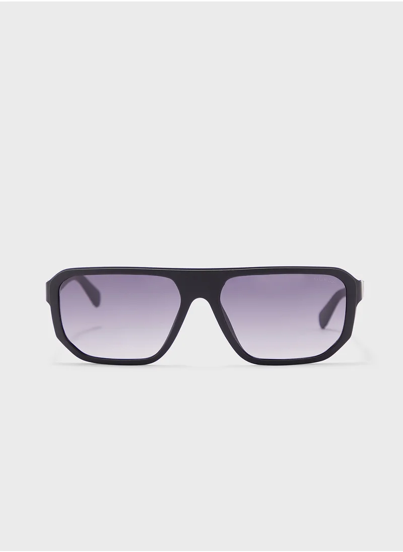 GUESS Uv Protected Polarized  Wayfarer Sunglasses
