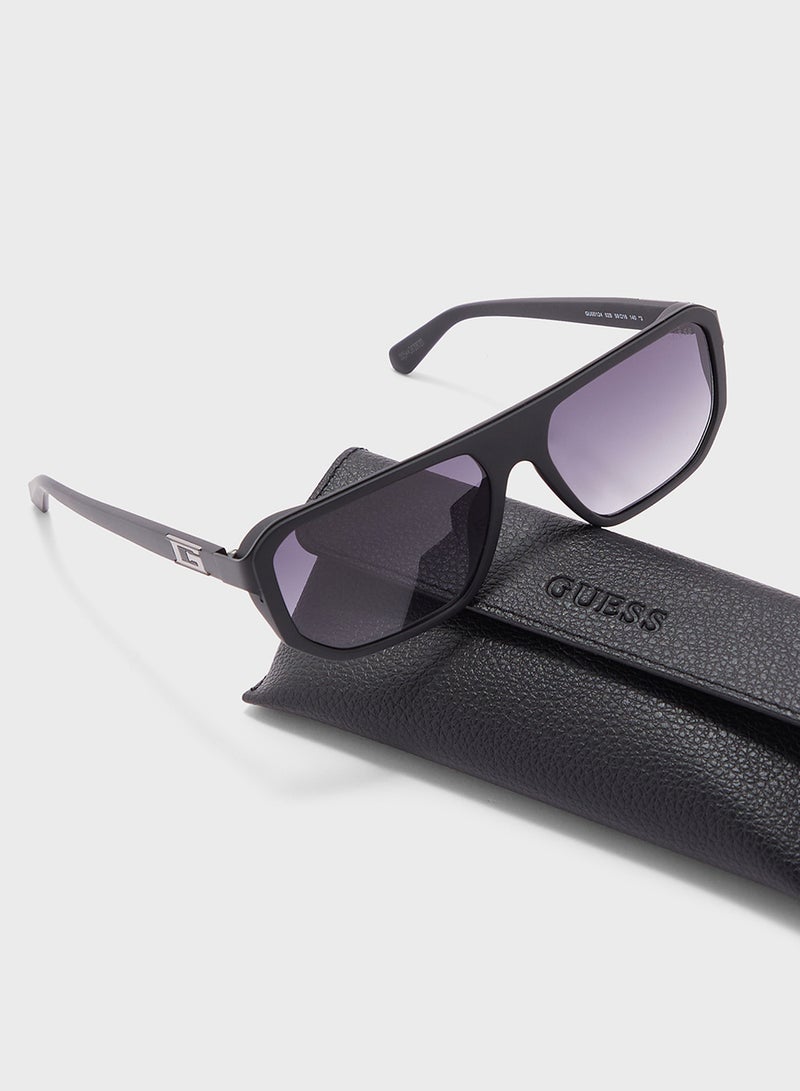 GUESS Uv Protected Polarized  Wayfarer Sunglasses - Image 5