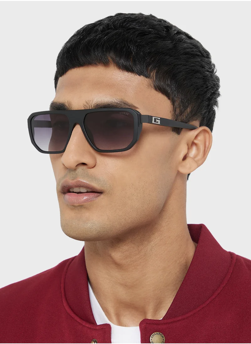 GUESS Uv Protected Polarized  Wayfarer Sunglasses