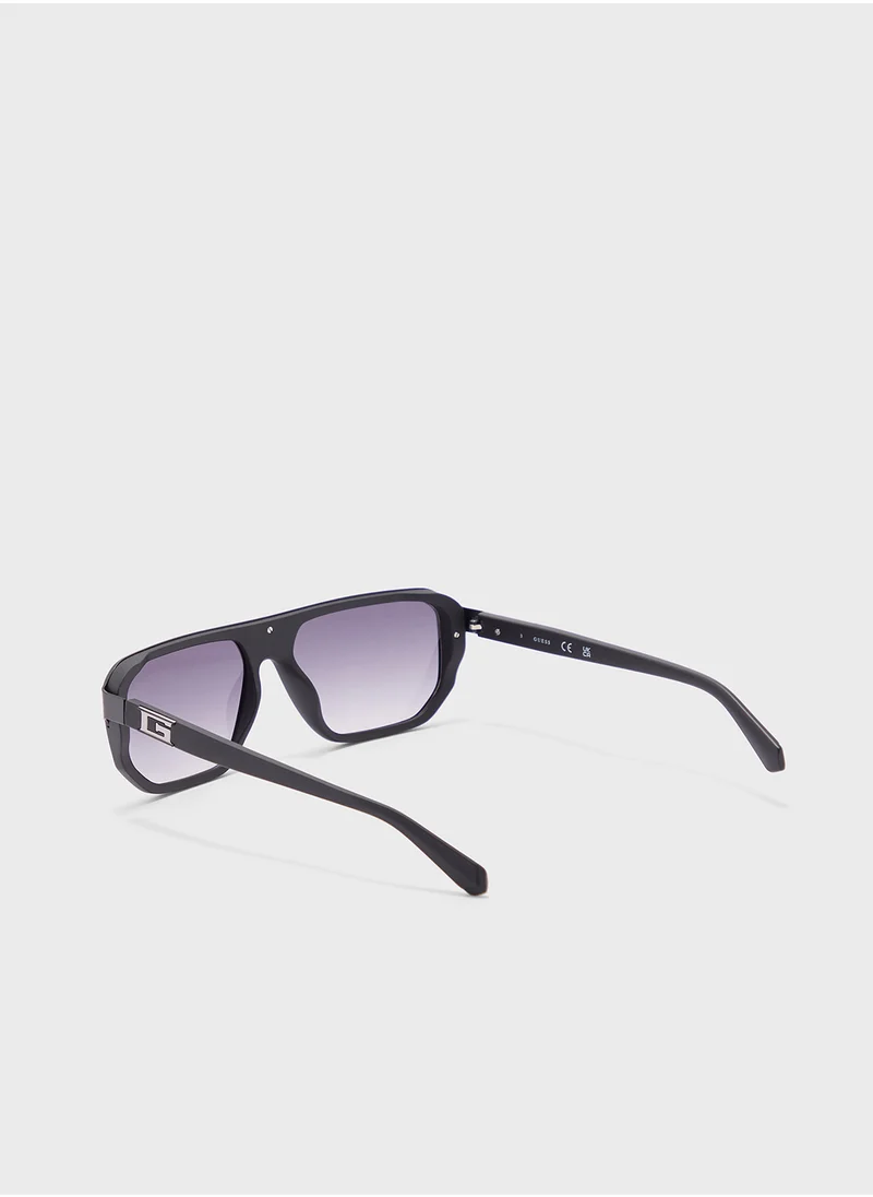GUESS Uv Protected Polarized  Wayfarer Sunglasses