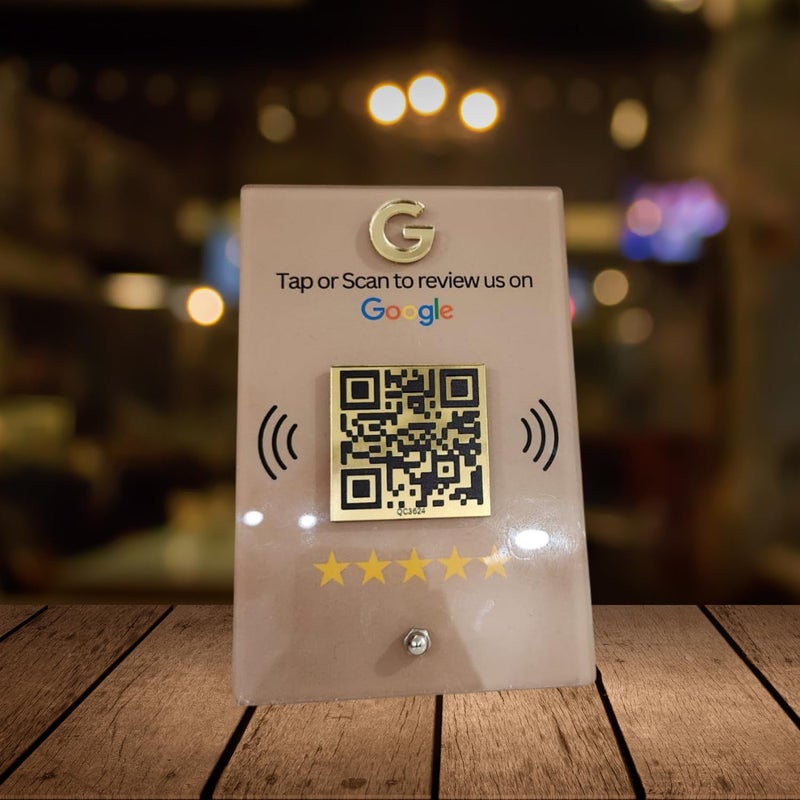 Tinydabba ستاندي NFC و QR للتفاعل أو المسح للأعمال | المتاجر، العيادات، الصالونات، المطاعم | QR ذهبي مع NFC مدمج - ستاندي أكريليك - Image 1
