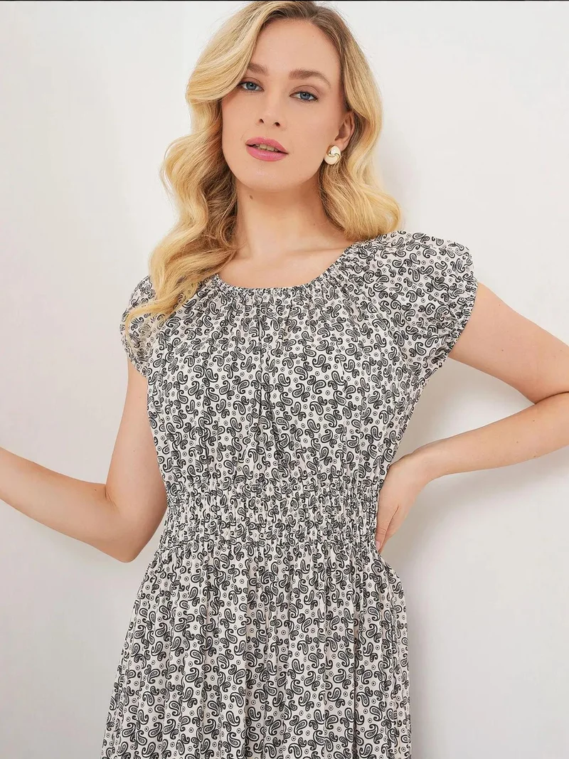 بيغ دارت فستان ماكسي بقصة  من  بنقشة الزهور وتفاصيل مطاطية