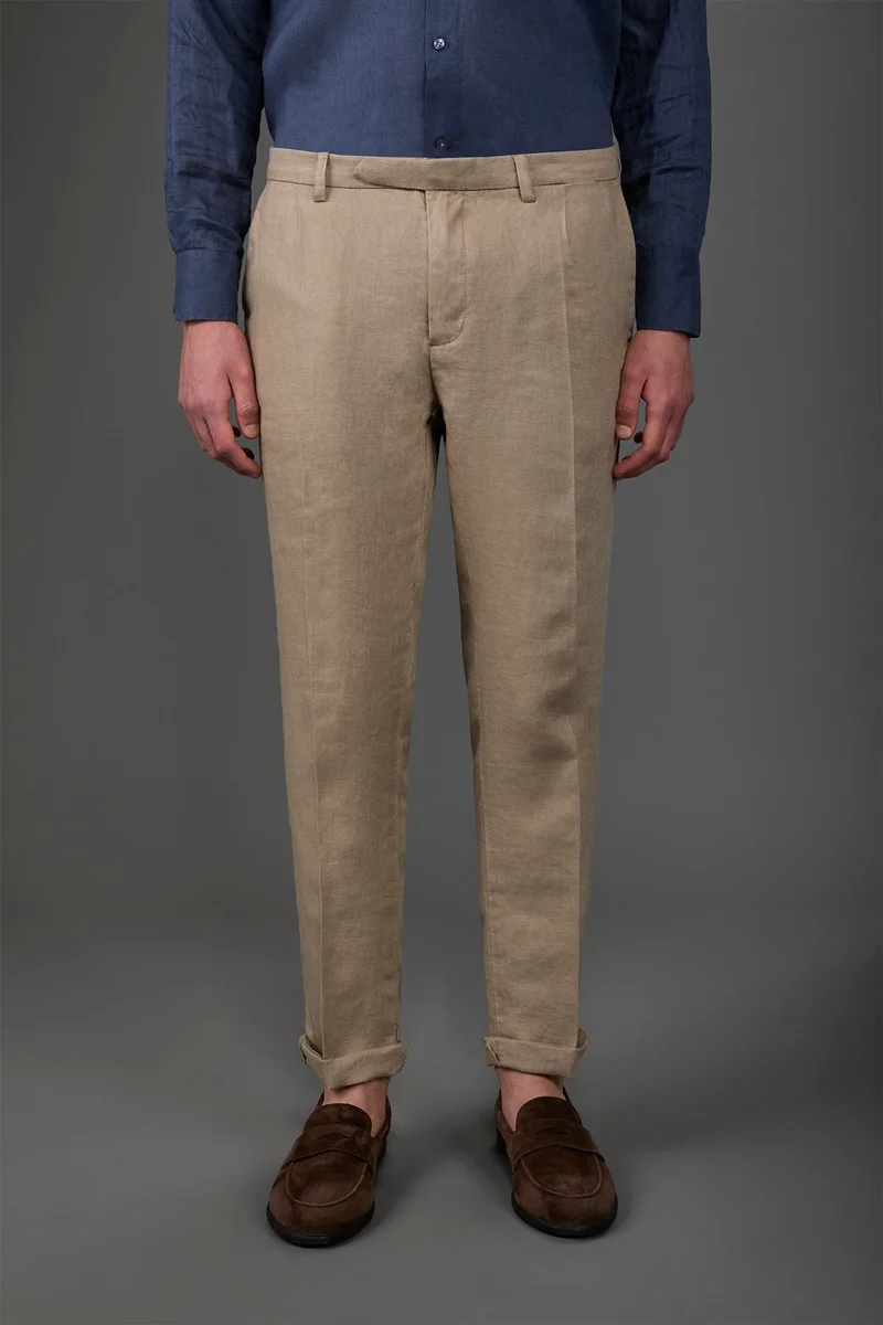 Men's trousers with two small pleats and concealed button - Beige