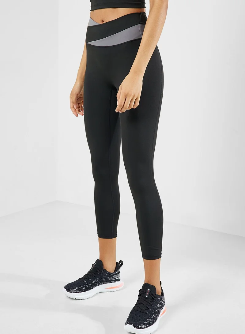 FRWD Cutout Back Detail Vest & 3/4Th Legging Set