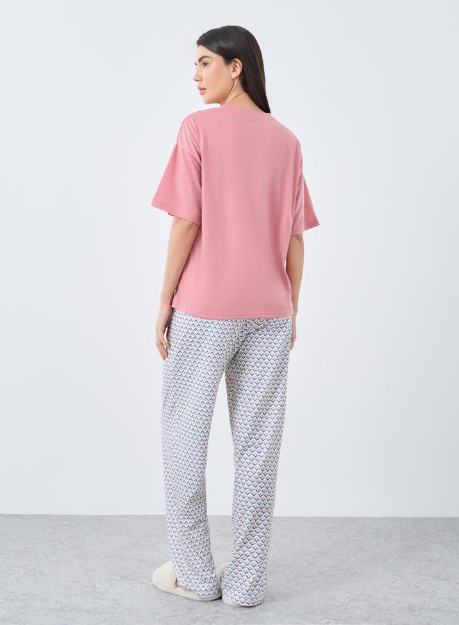 Styli Slogan Drop Shoulder T-Shirt and Geo Print Pyjama Set - Image 4