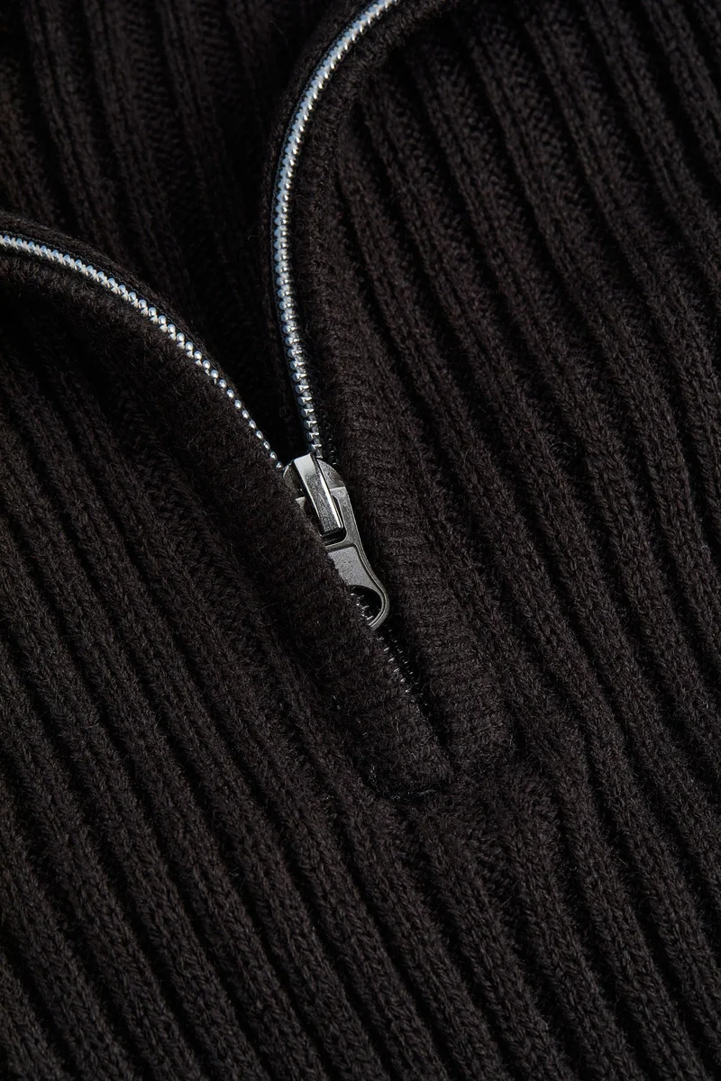 اتش اند ام فستان من نسيج محبوك بسحاب علوي