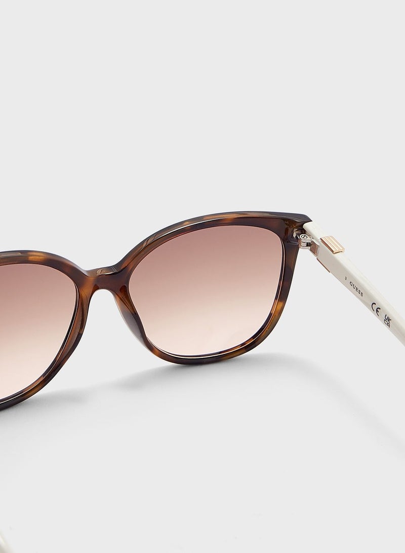 GUESS Wayfarers Sunglasses - Image 3