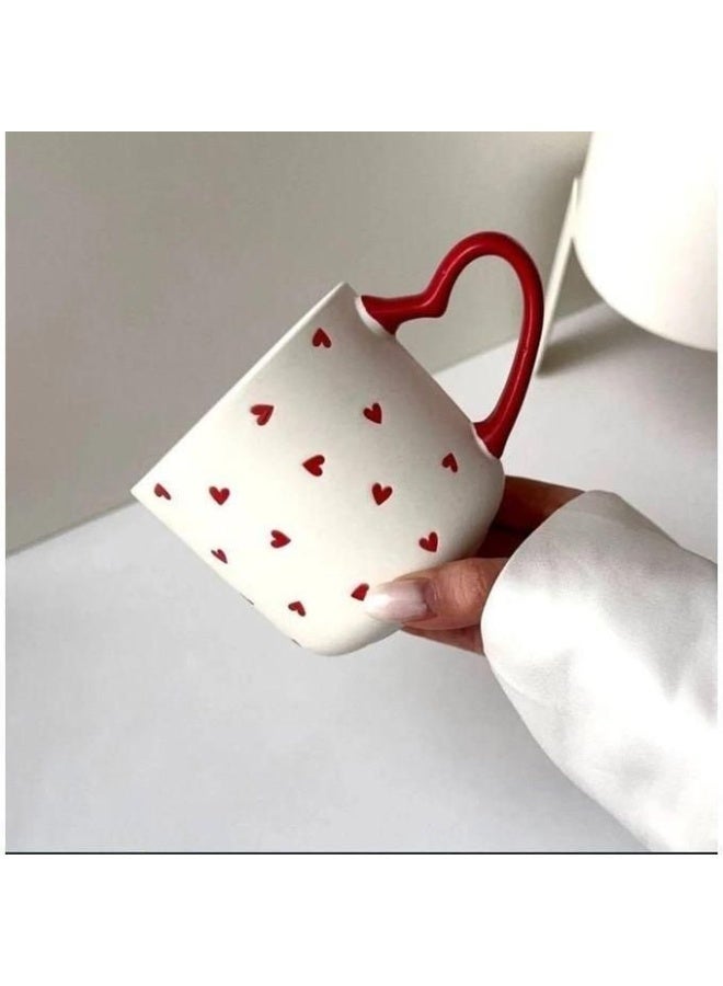 كوب رومانسي بتصميم قلب أحمر وأبيض للقهوة والشاي - Image 1