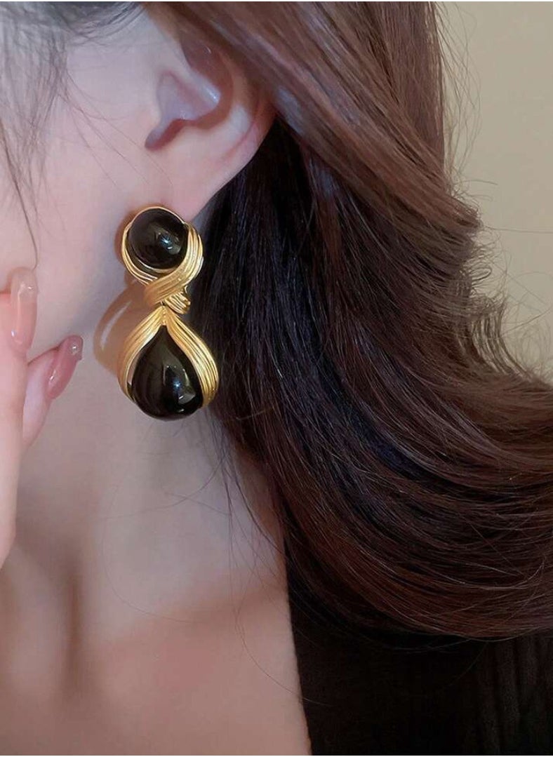 Dangle Charms Trendy And Elegant Earrings For Women  - Image 2