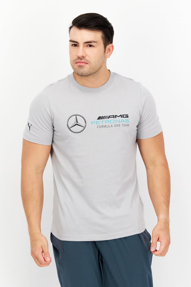 PUMA تي شيرت تدريب قصير الأكمام للرجال من بومة × مرسيدس AMG، رمادي - Image 1